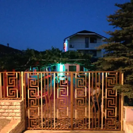 ゲストハウス Casa Elena 4*